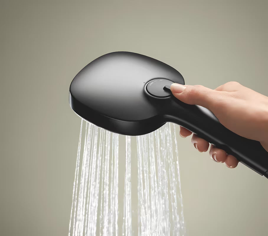 Ročna prha Grohe Tempesta Cube 110 v mat črni barvi z dvema vrstama curka Rain in Jet