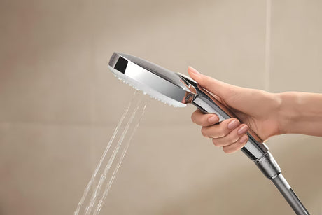 Tušni sistem Grohe Tempesta Cube System s termostatsko armaturo v krom izvedbi z nadglavno in ročno prho