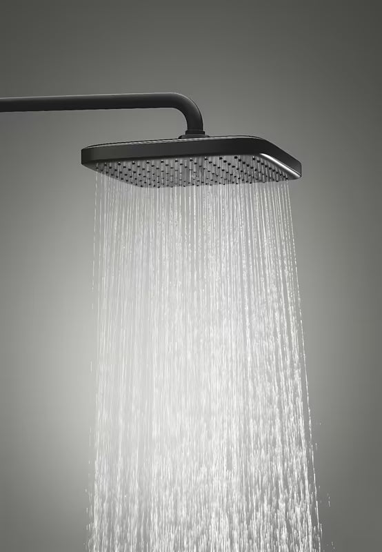Mat črn tušni sistem Grohe Vitalio Comfort z nadglavno prho 250x250 mm in ročno prho