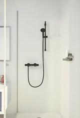 Tuš set Grohe Vitalio Start 110 v mat črni barvi z ročno prho, letvijo in cevjo