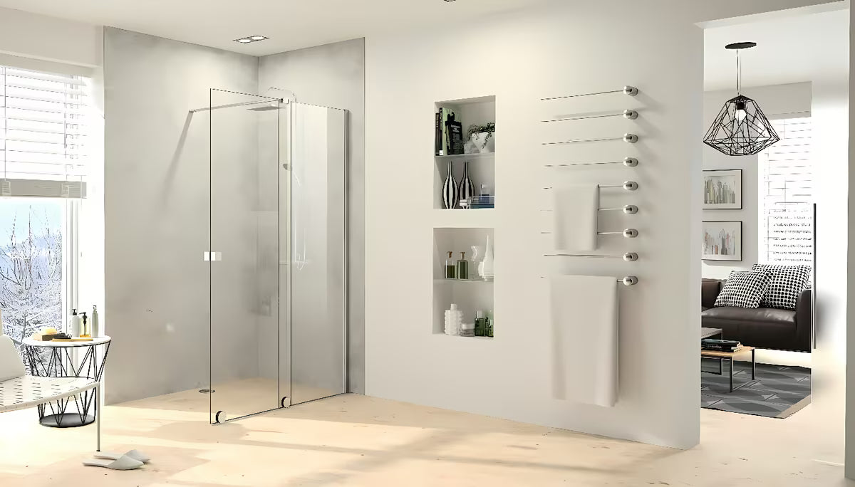 Tuš stena Walk-In Hüppe Xtensa pure 140 cm v sijajnem kromu s prozornim steklom in drsnim sistemom.