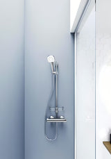 Tuš set Hansa Basicjet v krom izvedbi z ročno prho, drogom, milnikom in cevjo.