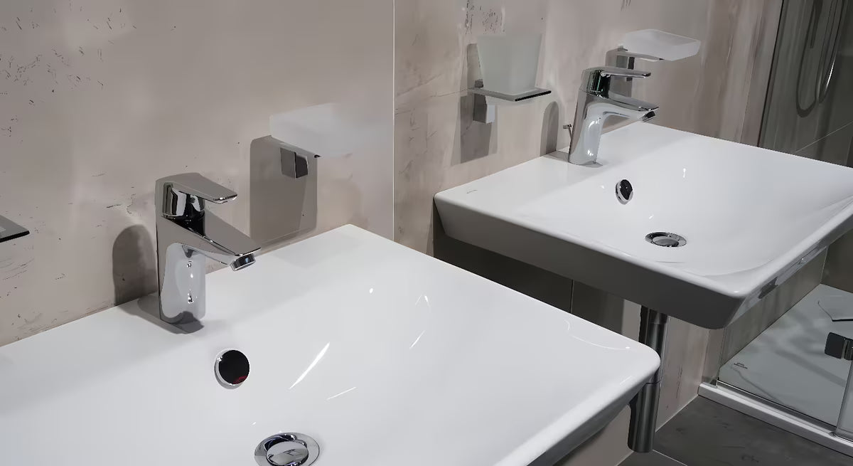 Višja enoročna armatura za umivalnik Hansa Ha224 v krom izvedbi s hladnim zagonom