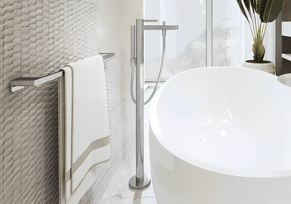 Kromiran stenski držalo za brisače Hansgrohe addstoris z minimalističnim dizajnom in skritim pritrjevanjem.