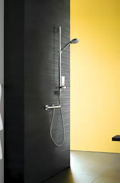 Hansgrohe Croma 100 tuš set v izvedbi chrome z ročno prho, drsno palico, cevjo, drsnikom in milnikom