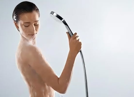 Hansgrohe Croma Select E tuš set v beli in krom izvedbi z ročno prho in letvijo Unica