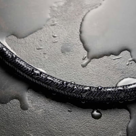 Hansgrohe Designflex tekstilna cev za tuš 1,25 m v mat črni barvi s priključkom G ½