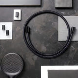 Tekstilna cev za tuš hansgrohe Designflex 2 m v mat črni barvi z univerzalnim priključkom G ½.