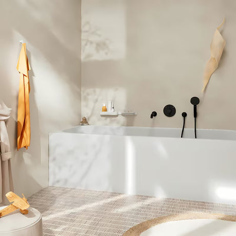 Podometna armatura za tuš Hansgrohe duoturn S v mat črni barvi pro za upravljanje dveh porabnikov.