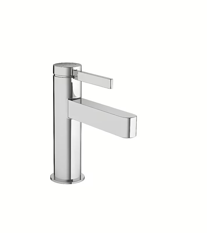 Kromirana armatura za umivalnik Hansgrohe Finoris 100 z odtokom Push-open in vitkim geometrijskim dizajnom.