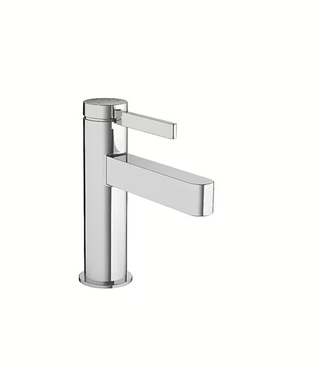 Kromirana armatura za umivalnik Hansgrohe Finoris 100 z odtokom Push-open in vitkim geometrijskim dizajnom.