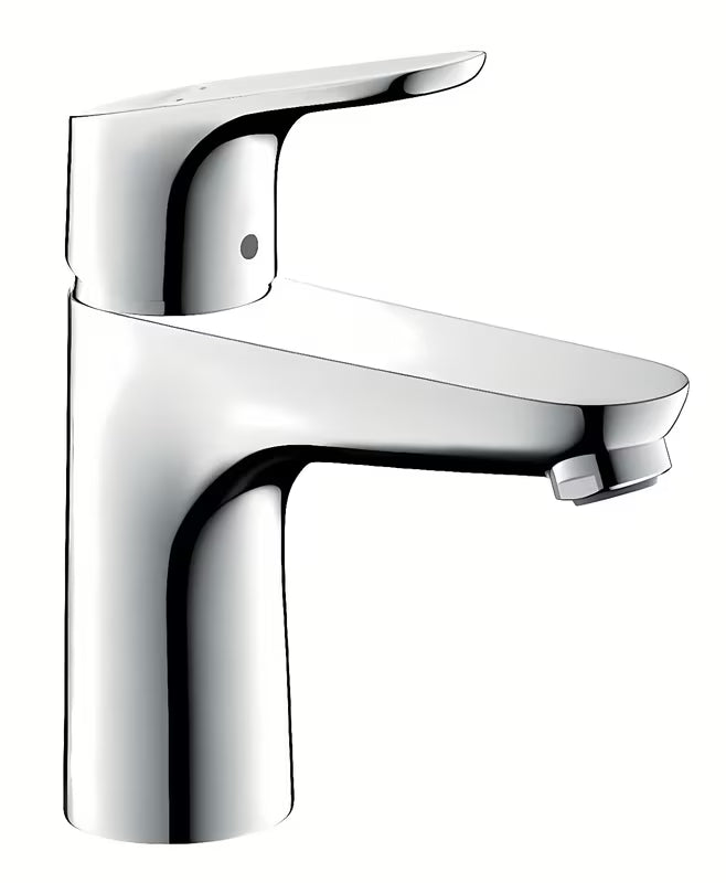 Kromirana enoročna armatura za umivalnik hansgrohe Focus s ComfortZone 100 in varčno tehnologijo EcoSmart.
