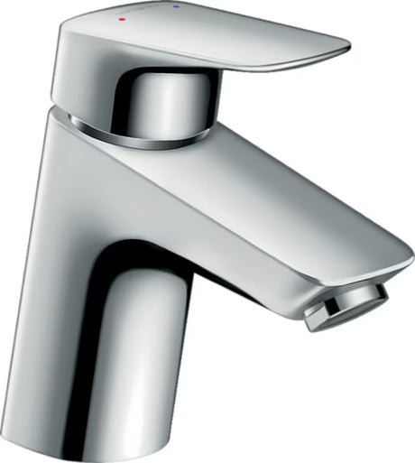 Kromirana umivalniška enoročna armatura hansgrohe Logis 70 brez odtočnega seta v dizajnu SoftCube.
