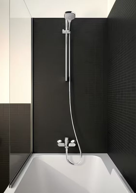 Kromirana stenska armatura za kad hansgrohe Logis z ročnim upravljanjem in preklopom kad/prha