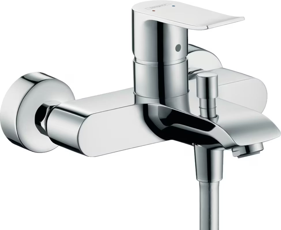 Stenska enoročna armatura za kad Hansgrohe Metris v krom izvedbi