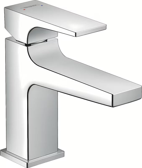 Kromirana enoročna armatura za umivalnik Hansgrohe Metropol z odtokom push-open in oglato zasnovo.