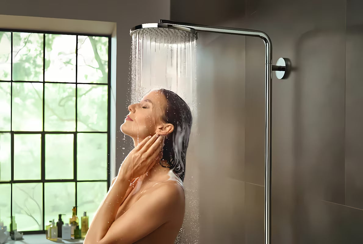 Hansgrohe Raindance Select S tušni sistem s termostatsko armaturo v kromu z nadglavno in ročno prho