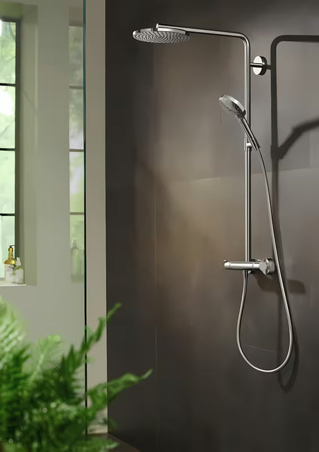 Hansgrohe Raindance Select S tušni sistem s termostatsko armaturo v kromu z nadglavno in ročno prho