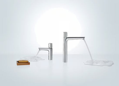Kromirana armatura za umivalnik Hansgrohe Talis Select E z gumbom Select v sodobnem oglatem dizajnu.