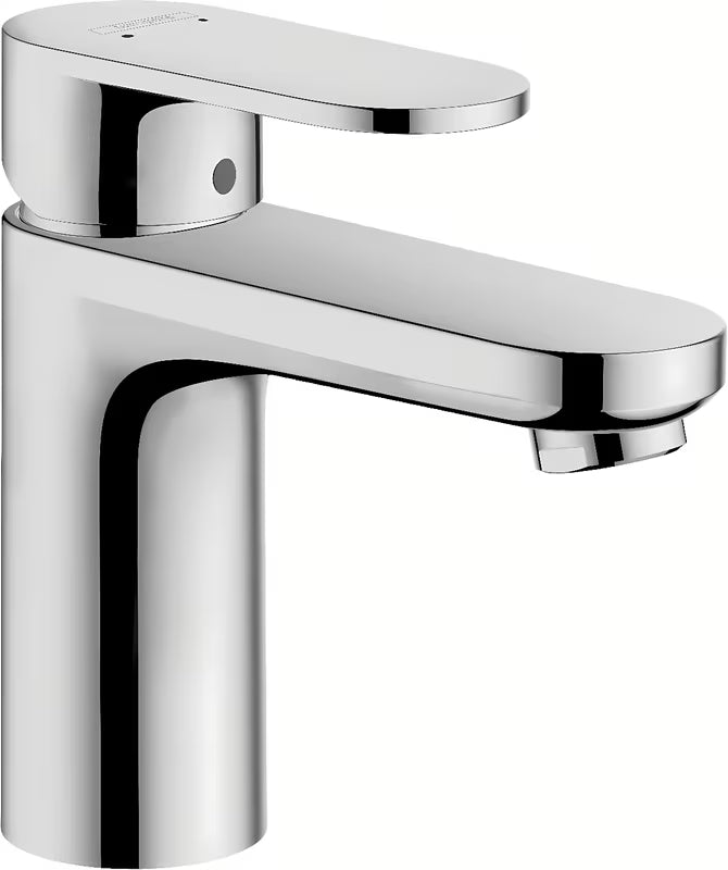 Kromirana enoročna armatura za umivalnik Hansgrohe Vernis Blend 100 z odtokom in potezno palico.