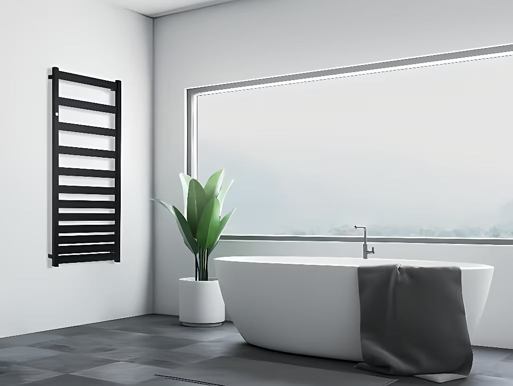 Kombiniran radiator Hopa Belti 60x157,3 cm v črni mat barvi s sredinskim priklopom.