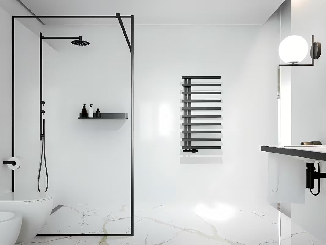 Belo sijajni kombiniran kopalniški radiator Hopa Darvel 173x60 cm z rebrastim dizajnom