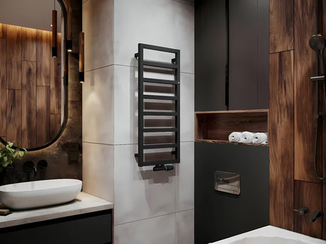 Sjajno bijeli kombiniran kupaonski radiator Hopa Perth 120x50 cm s rebrastim dizajnom.