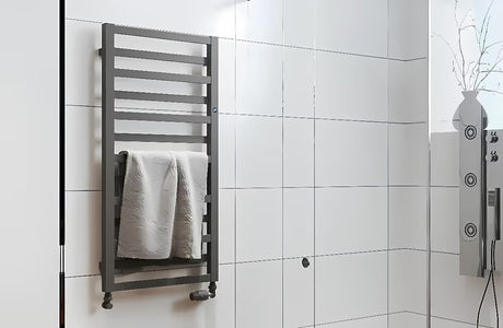 Kombiniran radiator Hopa Poppy 67x40 cm v črni mat barvi za kopalnico.