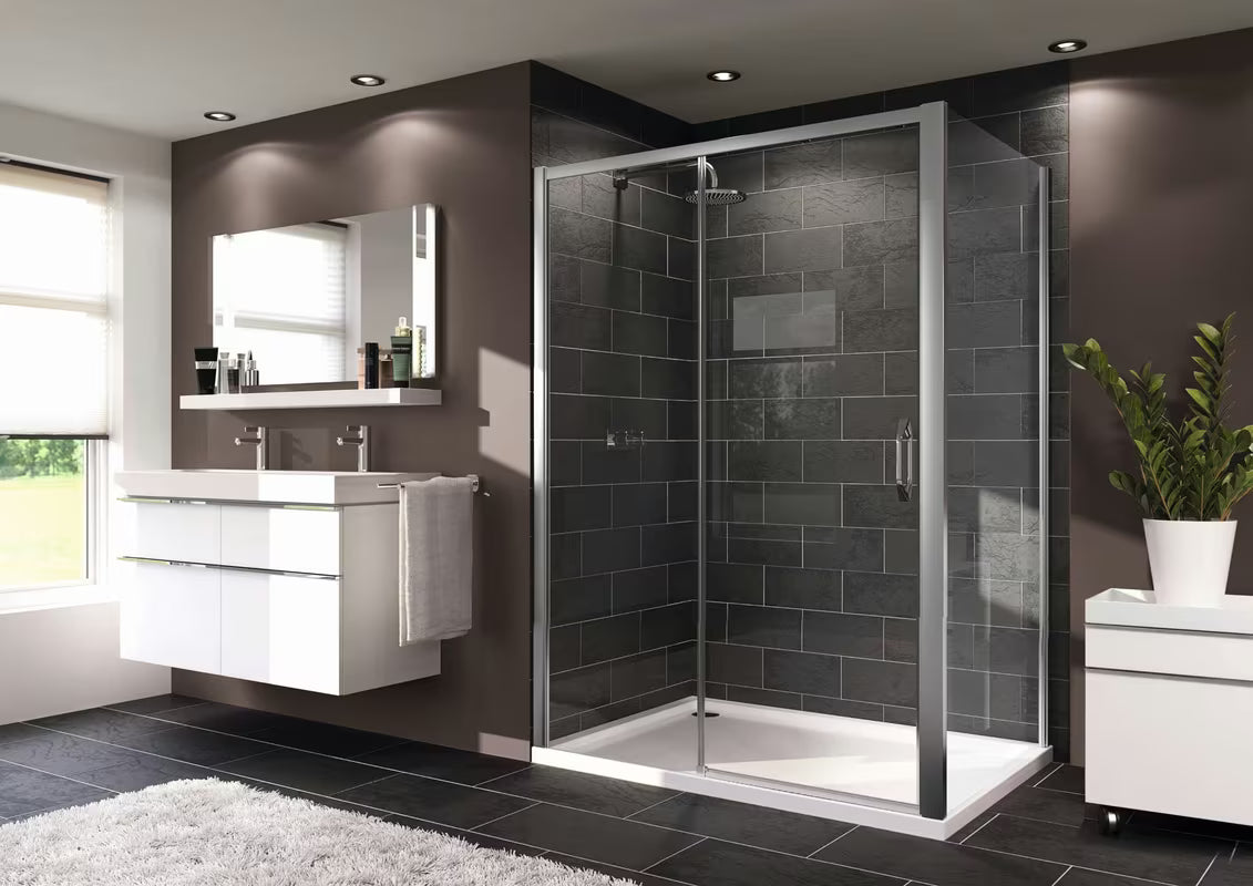 Bočna stena za tuš vrata Hüppe Next Easy Entry 80x200 cm s prozirnim staklom i kromiranim profilom.