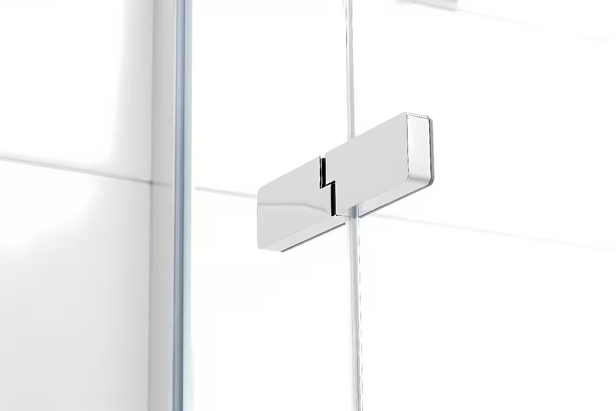 Kvadratna tuš kabina Hüppe Strike New 100 cm s prozirnim staklom i profilima u sjajnom kromu