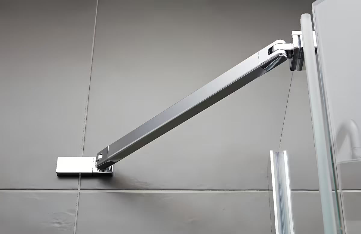 Kvadratna tuš kabina Hüppe Strike New 90 cm s prozirnim staklom i kromiranim profilima