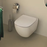 Bel viseča WC školjka Ideal Standard Tesi s tehnologijo AquaBlade in sedežem z mehko Zapiranje Soft Close