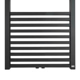 Kombiniran radiator Isan Quadrat v črni mat barvi s sredinskim stenskim priklopom.