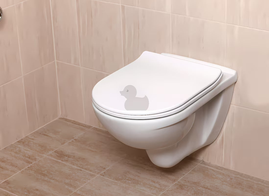 Bel viseča WC školjka Jika Lyra Plus z odprtim izpiralnim robom in gladko keramično površino.