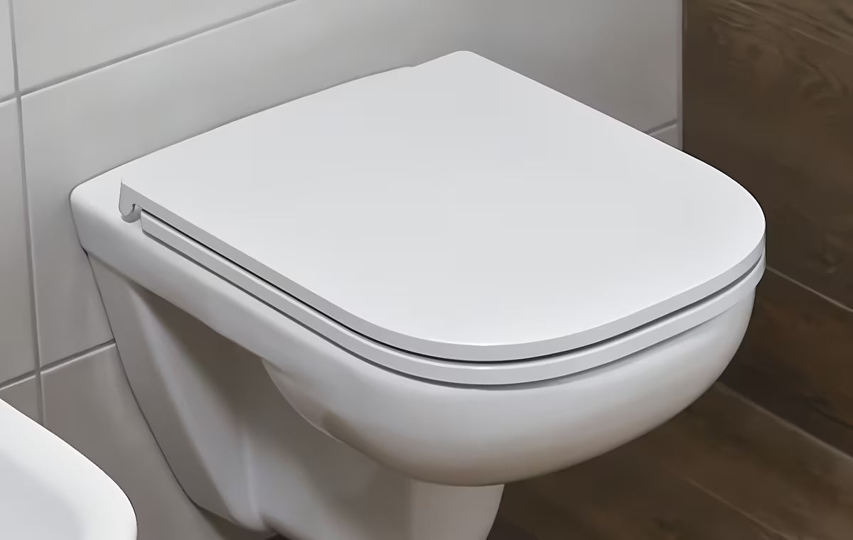 Bel WC deska Jika Pure iz duroplasta z mehko Zapiranje Soft Close, antibakterijsko obdelavo in SLIM dizajnom
