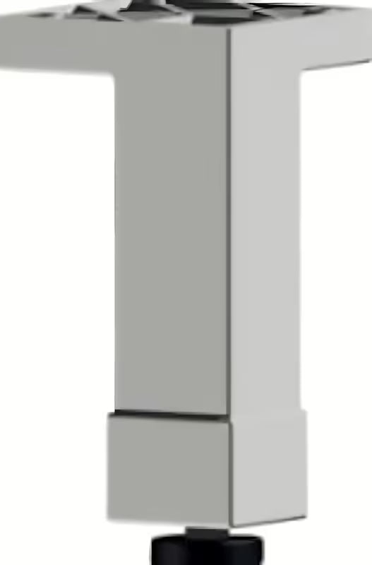 Kromirana noga za namještaj Jika Zeta kao stabilan oslonac za pro kopalniške omarice i drugi namještaj.