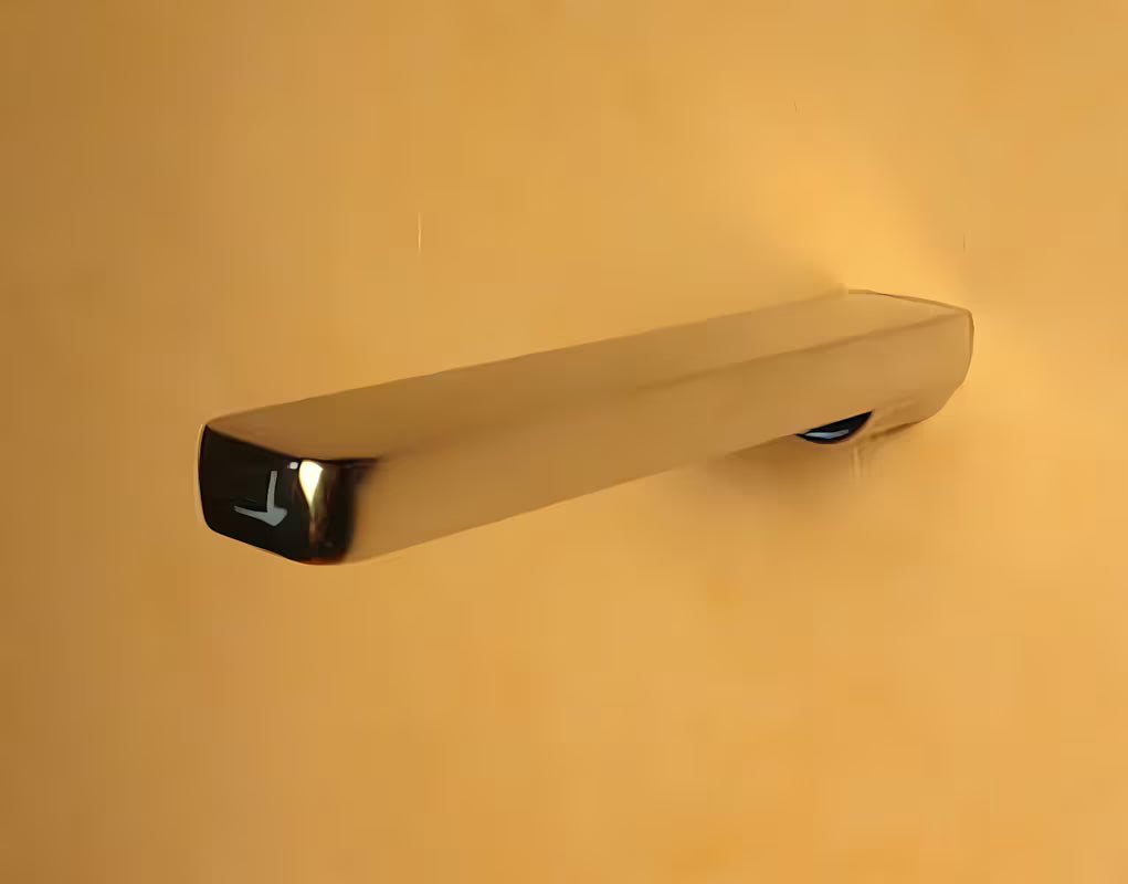 Kromirani stenski držalo za toaletni papir Keuco Moll jednostavnog elegantnog dizajna.