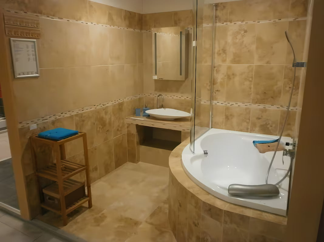 Preklopna stena za kopalno kad Laguna Fortuna 150 cm u krom izvedbi pro asimetričnu kadu Fortuna Plus.