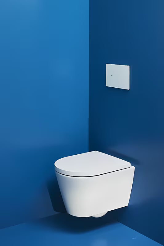 Bel WC deska Laufen Kartell iz duroplasta s tihim zapiranjem mehko Zapiranje Soft Close in snemljivo izvedbo.