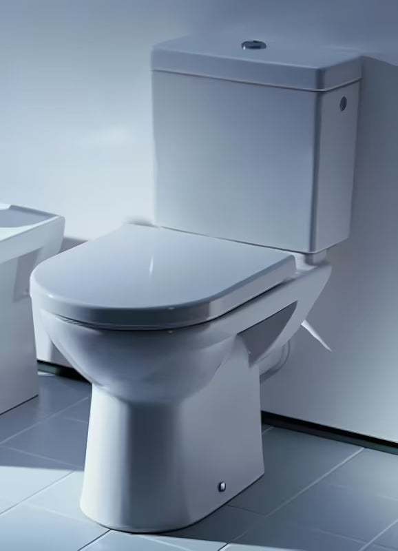 Bel WC deska Laufen Pro iz duroplasta s sodobnim dizajnom
