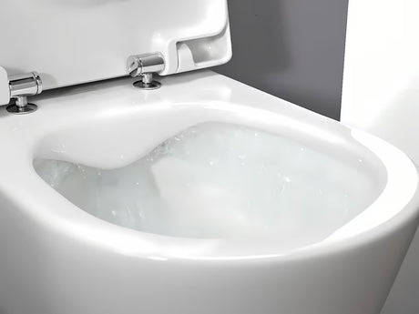 Bel viseča WC školjka Laufen Pro S z brezrobno izvedbo brez splakovalnega kroga in oglato zasnovo.