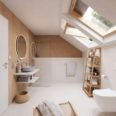 Stoječa regal Naturel Home u dekoru oraha s mat uljenom površinom od masivnog drva.