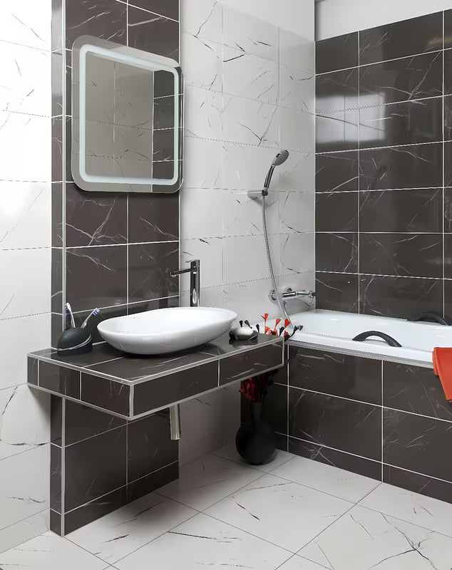 Kvadratno LED ogledalo Naturel Pavia 60x60 cm s obodnim pozadinskim osvjetljenjem i fazetiranim rubovima