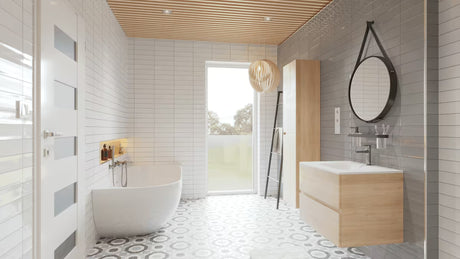 Okruglo viseče ogledalo Naturel promjera 50 cm s crnim kožnim remenom i metalnom kukom.