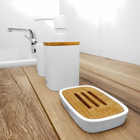 Bijeli dozator za tekući sapun Nimco Badu s bambusom i plastičnom pumpicom