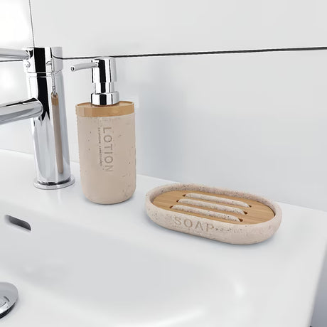 Pješčano bež dozator za tekući sapun Nimco Kora od polyresina i bambusa.