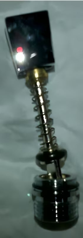 Kromirani preklopnik Optima Levanta pro za praktično preusmjeravanje izlaza vode u kupaonici ili kuhinji.