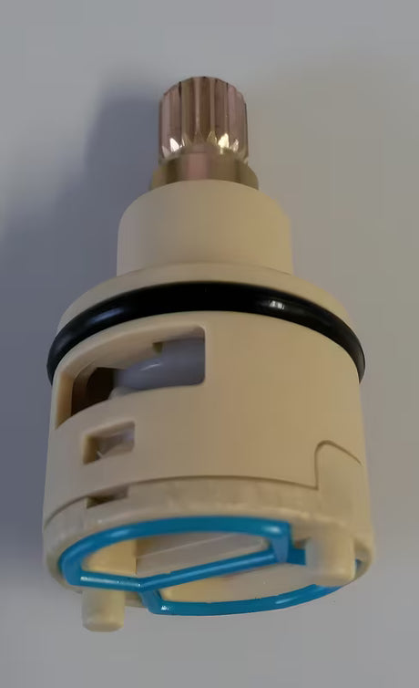 Nadomestni preklopnik Optima pro za armaturo kot praktičen dodatek pro za obnovitev funkcionalnosti.