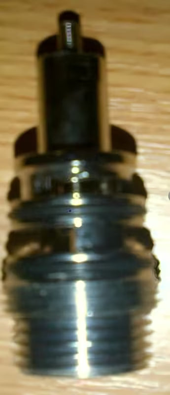 Preklopnik Optima za tuš miješalicu pro preusmjeravanje toka vode između izlaza.