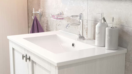 Bijeli keramički dozirnik za milo Optima Provence pro kupaonicu u francuskom provansalskom stilu.